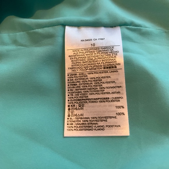 🎉HP🎉 Banana Republic Cropped Dressy Tank Top - Picture 4 of 5